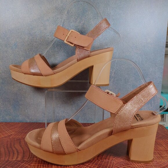 Earth Oak Chestnut Suede Platform Sandals Size 9 Dusty Pink - Picture 2 of 7